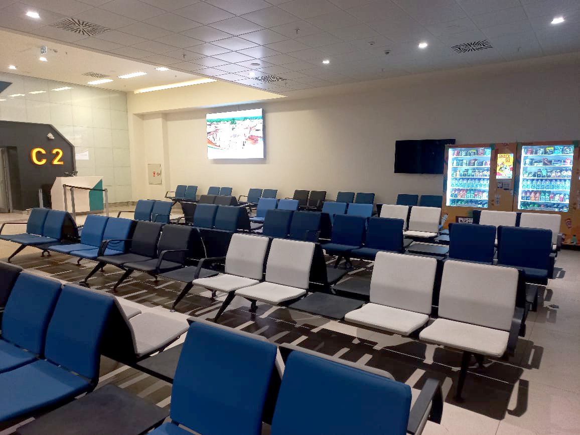 Swaggers machines in the Gate C2 waiting area